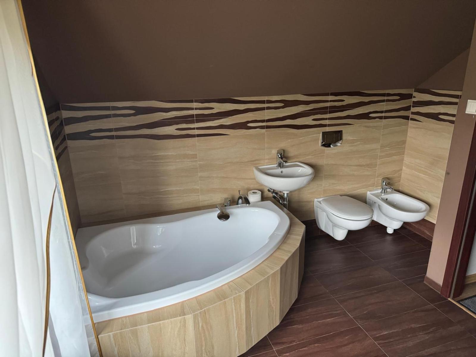 Duzy I Elegancki Dom W Jeziornej Villa Jodlow  Exterior photo
