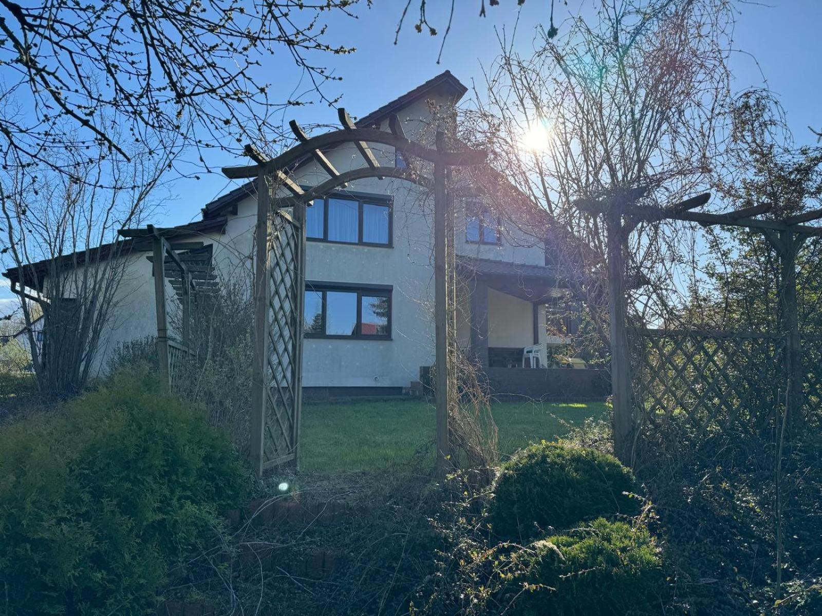 Duzy I Elegancki Dom W Jeziornej Villa Jodlow  Exterior photo